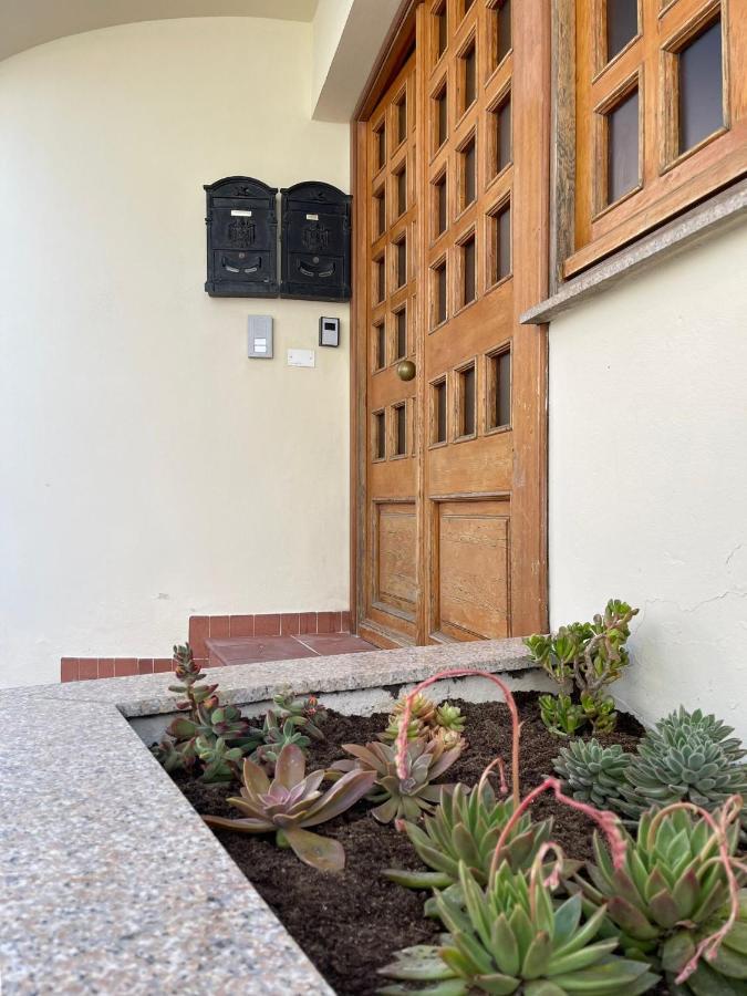 Casa Vacanze Sa Piazza Apartment Dorgali Exterior photo